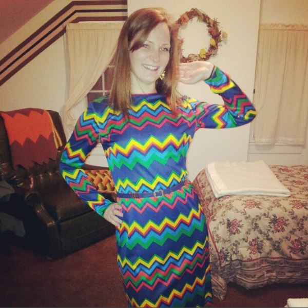 Katie Mutz rocks a colorful vintage zig-zag dress